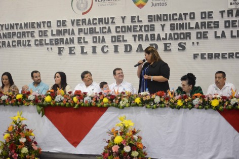 El sindicato de Limpia Pública de la ciudad de Veracruz celebró un aniversario más con una comida y una rifa de premios entre los trabajadores de este sector.  