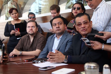 Arrecian los dims y diretes entre partidos y Manuel Bernal señaló en conferencia cafetera, al senador Pepe Yunes de pretender descalificar el trabajo y las acciones que está emprendiendo el actual gobierno estatal para rescatar a Veracruz del saqueo de las administraciones anteriores y posteriores al chirinato.  