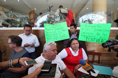 Otros que reclaman la reinstalación en sus puestos de trabajo son extrabajadores de ICATVER. Como ha ocurrido en otras dependencias, con la justificación de que había aviadores, varios trabajadores fueron cesados de sus puestos en esa dependencia. 