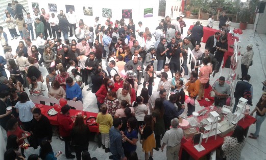 Mientras en hospitales de la sierra no hay para medicamentos, en el Palacio Legislativo sí hubo para festejar a San Valentín. Quizá sea con el  saldo a favor que se logró ahora que quitaron a los aviadores. 