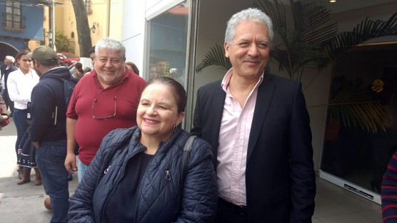 El antropólogo investigador, Hipólito Rodríguez Herrero, acudió a registrarse como aspirante a la candidatura a la alcaldía de Xalapa por Morena. 