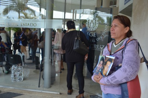 Pese a la gran importancia que deben dar  la Fiscalía del Estado y el Sub Secretario de Derechos Humanos, Roberto Campa Cifrián  a las reuniones de trabajo con Colectivos de familiares de personas desaparecidas, éstos últimos tuvieron que esperar por más de tres horas en la recepción de la Fiscalía su arribo. 