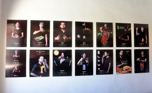 En el Centro Recreativo Xalapeño se presenta la exposición SaludArte, la cual busca dar a conocer algunas palabras relacionadas con el turismo en lenguaje de señas mexicano, y se compone de 60 carteles elaborados por alumnos de la Facultad de Artes de la Universidad Veracruzana, en colaboración con la asociación Difusión, Inclusión y Educación del Sordo (DIES).