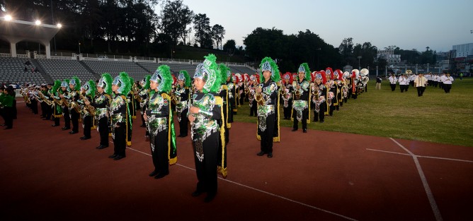 Una vez en el Estadio Xalapeño, una a una las bandas dieron un gran espectáculo musical. 