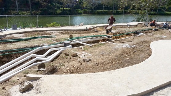 La construcción e instalación de los juegos acuáticos en la zona de Los Lagos presenta un avance del 60 por ciento, y se espera que estén listos de cara al periodo vacacional de Semana Santa y Pascua, para la recreación de xalapeños y turistas.
