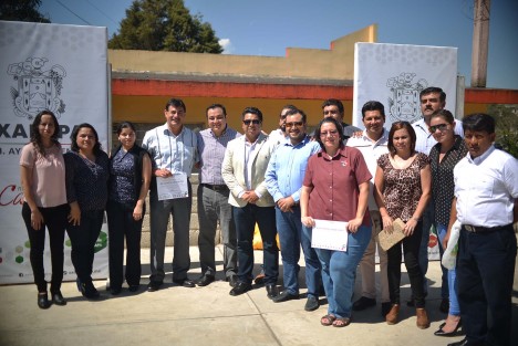 Durante su visita al Telebachillerato El Castillo, el alcalde Américo Zúñiga Martínez puso en marcha el programa piloto Comedor Poder Joven, desarrollado por el Ayuntamiento de Xalapa, en conjunto con el Instituto Mexicano de la Juventud (IMJUVE), el primero en su tipo en el país.