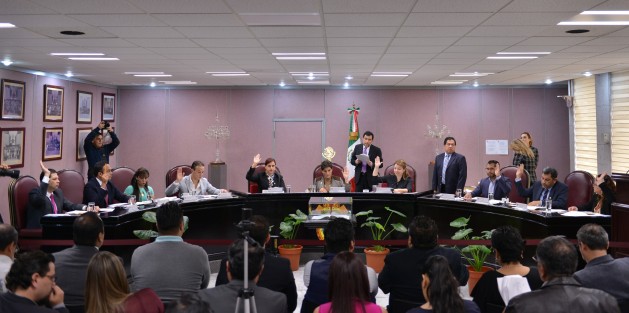 La Diputación Permanente de la LXIV Legislatura de Veracruz dio entrada a la iniciativa enviada por el gobernador Miguel Ángel Yunes Linares, donde se prevé la creación del Registro Estatal de Conductores (REC), además de disposiciones relativas con la seguridad de los usuarios, entre otros.