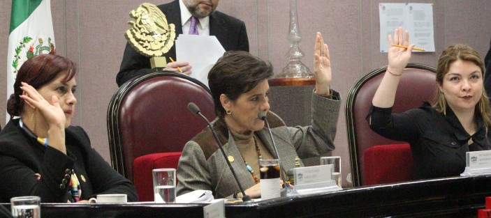 La Diputación Permanente de la LXIV Legislatura de Veracruz dio entrada a la iniciativa enviada por el gobernador Miguel Ángel Yunes Linares, donde se prevé la creación del Registro Estatal de Conductores (REC), además de disposiciones relativas con la seguridad de los usuarios, entre otros. 