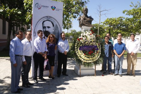 El sobrino nieto del ex presidente Francisco I. Madero, Guillermo Madero Morelos y Zaragoza, encabezó en la ciudad de Veracruz una guardia de honor en memoria del prócer mexicano para conmemorar su aniversario luctuoso. 