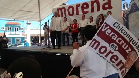 En cuanto a los señalamientos de haber recibido millones de la administración de Javier Duarte, AMLO respondió que Miguel Ángel Yunes no puede comprobar sus acusaciones, porque son falsas, además de volverlo a tachar de corrupto, y caradura. Sobre los <em> maiceados</em>, dijo que no todos, pues hay honrosas excepciones.