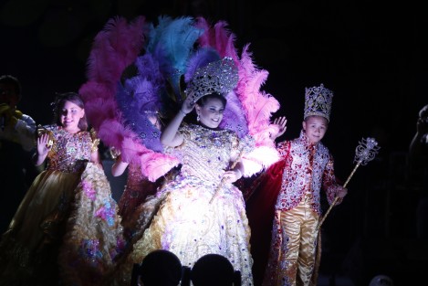 La presidenta del DIF estatal, Leticia Marquez de Yunes, realizó la coronación de los Reyes Infantiles del Carnaval de Veracruz 2017. 