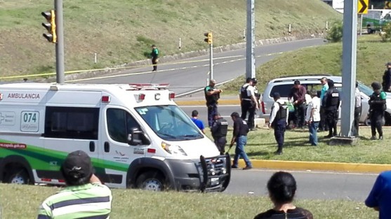 Este enfrentamiento provocó la movilización de elementos de la Fuerza Civil y Policía Estatal, así como el cierre de la vialidad.  