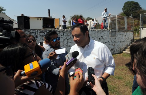 El alcalde de Xalapa, Américo Zúñiga, destacó que su administración está contemplando los esquemas de adopción para los equinos retirados, con el fin de que los mismos no sigan siendo explotados. 