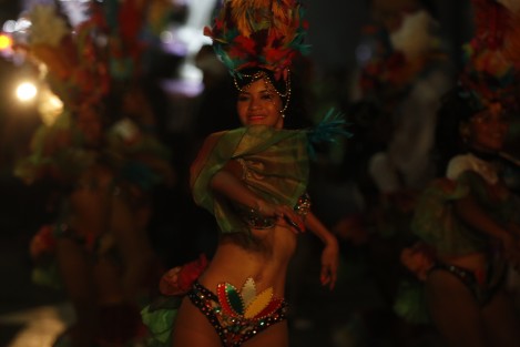 Este lunes se llevó a cabo  el cuarto desfile de carros alegóricos del carnaval de 2017. En este paseo se pudieron observar actores de televisión amenizando la fiesta.