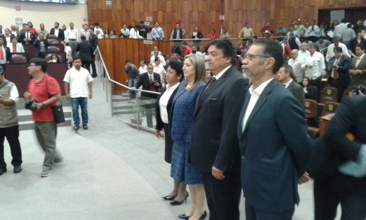 Los suplentes de los diputados locales que solicitaron licencia a su cargo hace unos días, rindieron protesta durante la sesión extaordinaria del Congreso de Veracruz, realizada este martes. 