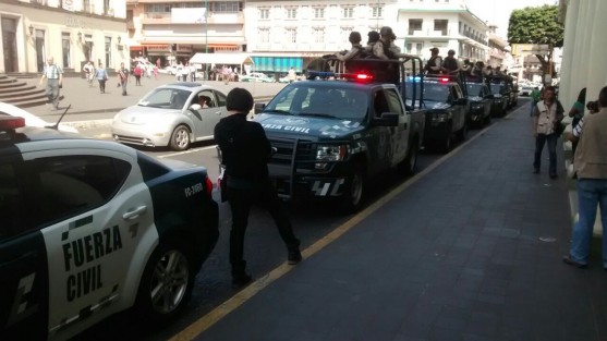 Cerca de las 4 de l tarde se anunció que siempre no habría el banderazo de salida para la llegada de la Gendarmería a Xalapa. Seguiremos esperando.