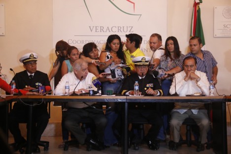  Durante una rueda de prensa, Delfino Cruz anunció que las Capitanías de puerto dejarán de estár adheridas a la SCT para pasar a la Secretaría de Marina. 