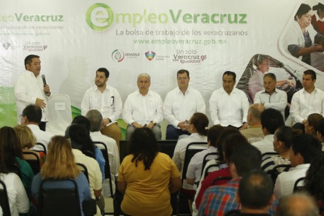 En Veracruz fue presentada la aplicación para teléfono móvil <em>Empleo Veracruz</em> donde se puede encontrar oferta y demanda de empleos y servicios. Esta plataforma es gratuita y pueden acceder todo tipo de perfiles laborales. 