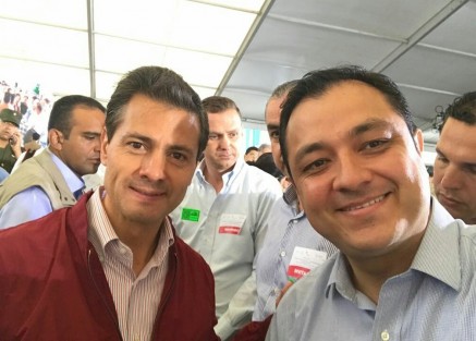 Américo Zúñiga en Tuxpan con EPN 