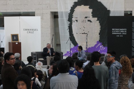 En el Palacio Legislativo, ayer jueves se llevó a cabo un homenaje al pintor Emmanuel Cruz, a un año de su sorpresifo fallecimiento, donde se habló sobre su obra. 