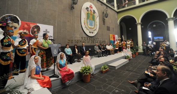 Autoridades de Turismo presentaron la  cartelera y eventos que habrán de llevarse a cabo durante la Cumbre Tajín 2017, la cual, dijeron, será muy diferente a las ediciones pasadas, ya que se tratará de recobrar su origen. 