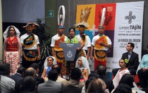 Autoridades de Turismo presentaron la  cartelera y eventos que habrán de llevarse a cabo durante la Cumbre Tajín 2017, la cual, dijeron, será muy diferente a las ediciones pasadas, ya que se tratará de recobrar su origen.  