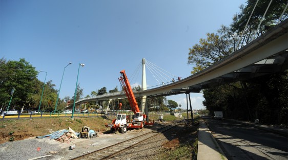 Se afinan los últimos detalles del puente ciclo-peatonal <em>Juventud</em>, el cual unirá de forma permanente el área de las facultades de la Universidad Veracruzana con el Campus para la Cultura, las Artes y el Deporte.