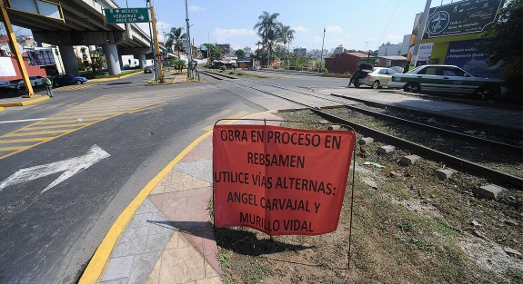 La avenida Rébsamen es otra de las obras importantes en las que trabaja el Ayuntamiento de Xalapa, y según lo expresado por los trabajadores, en esta semana se comenzará con la colocacón del concreto hidráulico, luego de haber trabajado en drenajes y otras instalaciones.