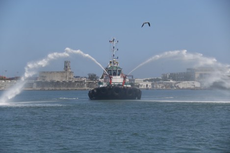 Como parte de los festejos del 115 aniversario de la construcción del puerto de Veracruz, se llevó a cabo una sencilla ceremonia que consistió en el replicar de las sirenas de los buques y remolcadores atracados en el muelle.  