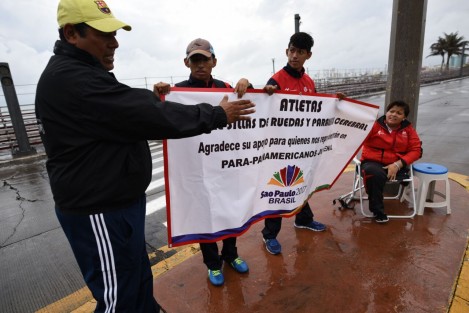 Un grupo de atletas paralímpicos se manifestaron en la Plaza de la Soberanía en protesta porque ﻿el  IVD y Gobierno Estatal les negaron recursos para competir en Brasil,  pese haber calificado en sus diferentes ramas. Acusan discriminación.