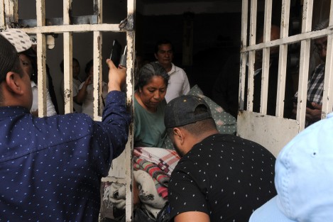 uidores de Tomás Tejeda se reunieron en el centro de Xalapa para recuperar las oficinas de la CROC, ubicadas en la calle de Zaragoza, mismas que permanecían tomadas desde hace dos meses por seguidores de Francisco Morales Sarmiento. 