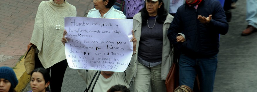Durante las marchas realizadas este Día de la Mujer también hubo quien exigió justicia laboral, otras de las áreas en donde las mujeres aún son violentadas.  