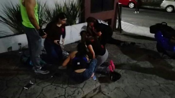 Una pareja de jóvenes esposos, propietarios del Gimnasio IDM, ubicado en el fraccionamiento Alameda, de Córdoba, fue acribillada este miércoles por la noche, cuando atendían su negocio por dos sujetos que llegaron al lugar abordo de una moto. 
