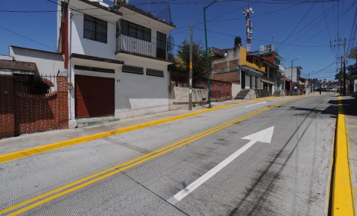 En compañía de vecinos y funcionarios del ayuntamiento de Xalapa, el alcalde Américo Zúñiga realizó la inauguración oficial de la calle Francisco Sarabia, la cual por muchos años  fue un dolor de cabeza tanto para automovilistas como para vecinos del lugar.  