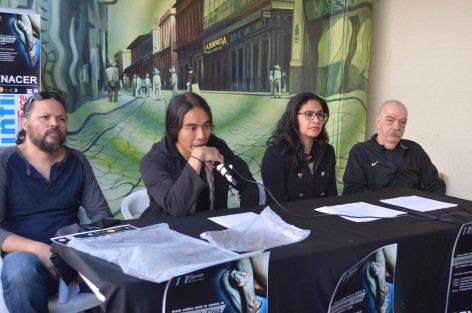 Artistas de diversas disciplinas realizarán el próximo 11 de marzo en la ciudad de Xalapa un homenaje póstumo al artista plástico  Emmanuel Cruz, en el primer aniversario de su muerte. Las actividades se tienen programadas inicien a la 17:00 horas frente al mural <em>El Túnel del Tiempo</em>, en la avenida Enríquez. 
