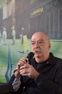 El gran maestro del teatro en México, Abraham Oceransky, en conferencia de prensa informó que continúan trabajando en la posibilidad de mantener en pie el teatro La Libertad, espacio escénico independiente y donde actores del país se entrenan, sin embargo el espacio les ha sido cancelado por problemas financieros del gobierno estatal.