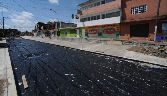Ya comenzó la colocación de pavimento hidráulico sobre la calle Pípila, otras de las obras que por años ha sido solicitadas y fue hasta esta admisnitracion se le hizo realidad. 