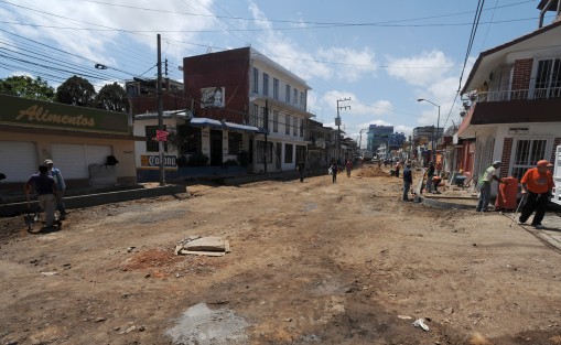 Ya comenzó la colocación de pavimento hidráulico sobre la calle Pípila, otras de las obras que por años ha sido solicitadas y fue hasta esta admisnitracion se le hizo realidad. 
