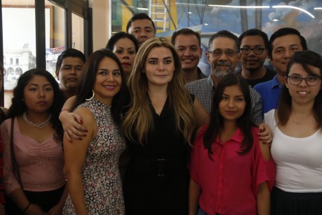 La diputada local María Josefina Gamboa señaló a los grupos de transportistas afines al PRI de intentar bloquear la aprobación del subsidio del 40% a estudiantes, adultos mayores y personas con discapacidad, mismo que se estará votando posiblemente la semana próxima. 