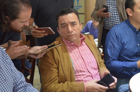 El dirigente estatal del PRD, Alberto Velázquez, negó que existan <em>dados cargados</em> a favor del precandidato a la alcaldía de Xalapa, David Velasco Chedraui. Atribuyó las acusaciones de esto a cuestiones personales de los otros precandidatos. 