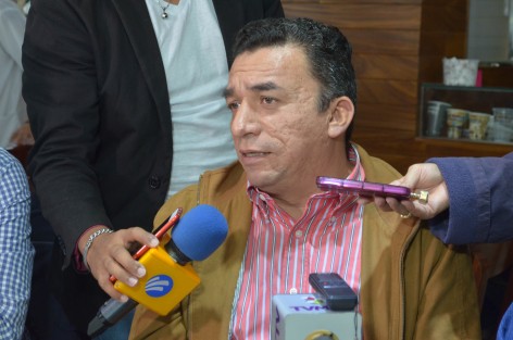 El dirigente estatal del PRD, Alberto Velázquez, negó que existan <em>dados cargados</em> a favor del precandidato a la alcaldía de Xalapa, David Velasco Chedraui. Atribuyó las acusaciones de esto a cuestiones personales de los otros precandidatos. 
