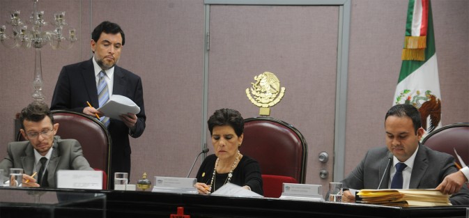Desde la tribuna del Congreso del Estado, la presidenta de la Mesa Directiva, Mariely Manterola Sáinz, destacó todo el apoyo que el alcalde Américo Zúñiga ha dado a los grupos de mujeres y explicó que se está contemplando la realización de un evento para entregarle un reconocimiento por la labor que ha realizado en ese sentido.