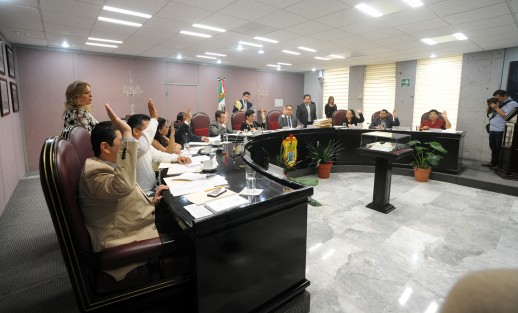 Durante la tercera sesión ordinaria, del primer receso, la Mesa Directiva autorizó al ayuntamiento de Xalapa celebrar un convenio de colaboración con la Universidad Veracruzana (UV) a efecto de establecer las bases y lineamientos generales para realizar acciones conjuntas de colaboración, promoción, difusión y consolidación de actividades culturales y artísticas, por conducto de la Facultad de Teatro de la citada casa de estudios. 