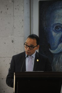 El diputado del grupo legislativo Juntos por Veracruz, Rodrigo García Escalante propuso reformar la fracción III del artículo 37 de la Ley Estatal de Protección Ambiental a fin de establecer que los gobiernos municipales, en coordinación con el Estado, conserven un mínimo de su extensión territorial de aéreas verdes en relación a los asentamientos humanos. 