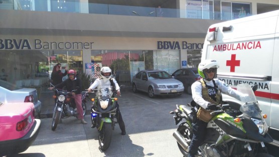 Pese a que la mañana de este viernes se había informado del robo a una sucursal de Bancomer en Córdoba, finalmente se dio a conocer que el asalto no se concretó, al ser detectados a tiempo los sospechosos y activarse la alarma, por lo que los delincuentes se fueron sin lograr su propósito. 