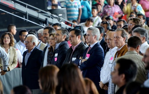En el marco del fortalecimiento económico y la protección de la economía nacional, en Tecámac, Estado de México, el alcalde Américo Zúñiga Martínez reiteró el compromiso de su administración con el impulso al acceso a una vivienda digna en Xalapa. El alcalde fue invitado al evento nacional debido a que Xalapa está considerada dentro de los municipios que han desarrollado más vivienda en el país desde 2014 y que cuentan con el índice de prosperidad de ONU Hábitat.