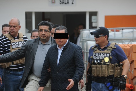 Un año de prisión preventiva para Flavino N. fue dictado por la jueza de Control, Alma Leyda Sosa Jiménez, por los delitos de tráfico de influencias, abuso de autoridad y encubrimiento por favorecimiento a Javier Duarte de Ochoa. 