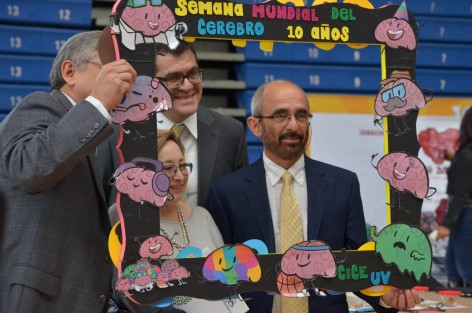 Fue inaugurada en la USBI la Semana mundial del cerebro en su décima edición y donde homenajearon al extinto Adalberto Fox quien fue un gran impulsor de la ciencia y la cultura en la  Universidad Veracruzana. 
