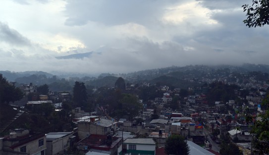 Esta noche, el sistema frontal No. 34 extendido desde el oriente del Golfo de México hasta el sur del territorio nacional, ocasiona tormentas puntuales muy fuertes a intensas en Tabasco, Puebla, y Veracruz. La masa de aire frío asociada al frente provoca un refrescamiento en las temperaturas y evento de Norte con rachas de viento superiores a 50 km/h en el litoral del Golfo de México, Istmo y Golfo de Tehuantepec. 