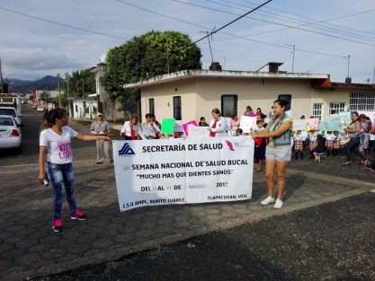 En Tlapacoyan arrancó este lunes la primera Semana Nacional de Salud Bucal con un emotivo evento en el preescolar de la colonia Gardenias. 
